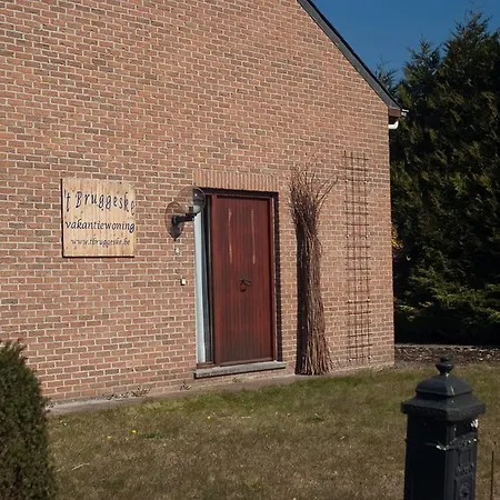Holiday home 't Bruggeske